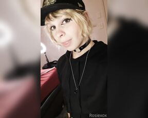 RosieXOX aka rosiexox2 - 09-17-2020 OnlyFans Video - it begins here some goofy just face stuff x_1smk