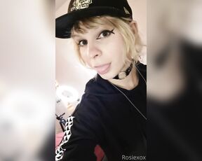 RosieXOX aka rosiexox2 - 09-17-2020 OnlyFans Video - it begins here some goofy just face stuff x_v7ad