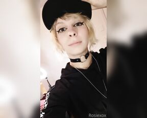 RosieXOX aka rosiexox2 - 09-17-2020 OnlyFans Video - it begins here some goofy just face stuff x_v7ad