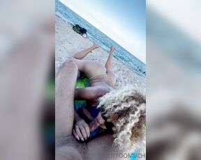 Cindy Too Much aka cindytoomuch - 10-17-2021 OnlyFans Video - Nunca te la han mamado en la playa