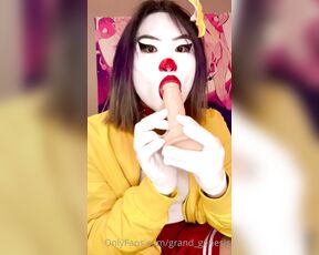 Genesis Green aka grand_genesis - 08-18-2022 OnlyFans Video - HAPPY VIDEO THURSDAY So today, we have my clown videos Are you scared of clowns Personally_zyjr