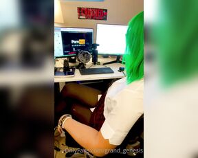 Genesis Green aka grand_genesis - 01-04-2023 OnlyFans Video - Sometimes you need to blow off some stream with your coworkers Masturbating is a great group