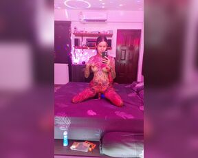 Fay sexy tatoo aka faysexytatoo - 02-01-2024 OnlyFans Video - I come my fans home tonight frenchbaguettes