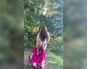 Ofelia Schneider aka spacepurple - 06-04-2024 OnlyFans Video - Nature is beautiful  Do you agree