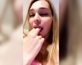 Mariaqt aka mariaqt - 11-09-2022 OnlyFans Video - Have some fun this beat is sick let me take a ride On your disco stick_wyxt