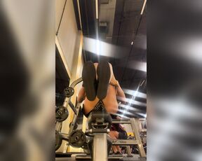 Roberta Cortes TS aka robertacortes - 08-21-2024 OnlyFans Video - Working out  my abs  My cock almost jump out in the gym  Hihihi