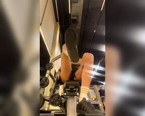 Roberta Cortes TS aka robertacortes - 08-21-2024 OnlyFans Video - Working out  my abs  My cock almost jump out in the gym  Hihihi