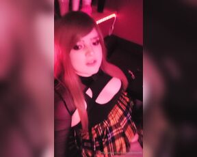 Jade Storm aka rosejadestorm - 08-29-2024 OnlyFans Video - The first time Sissy Bella came to see me I wasted no time putting her throat