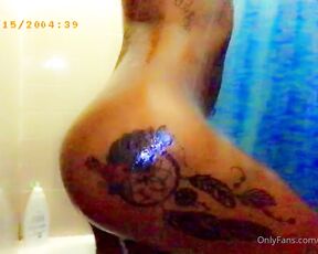 JamaicannBarbb aka jamaicannbarbb - 08-15-2020 OnlyFans Video - Whose gonna help me wash this lil bubble Jamaican  Ass