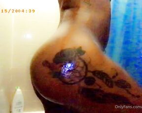 JamaicannBarbb aka jamaicannbarbb - 08-15-2020 OnlyFans Video - Whose gonna help me wash this lil bubble Jamaican  Ass