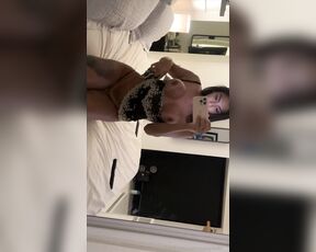 Sexylady TS aka sexylady__ - 05-09-2024 OnlyFans Video - Good night_7pzl