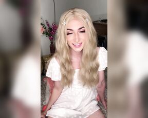 Sissy Bella aka sissygirlbella - 04-18-2024 OnlyFans Video - Shooting a big load onto my face First time doing a self_facial