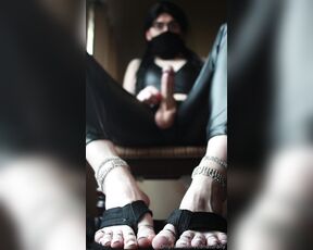 Alex Cdnaturally aka cdnaturally - 05-01-2024 OnlyFans Video - I get so fucking turned on watching you worship my feet