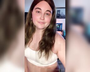 Claireabella aka msclaireabella - 11-07-2024 OnlyFans Video - just getting done working out  got some new bras