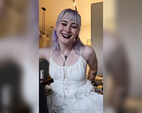 Gywndoline Moon aka carrion_princess - 11-21-2024 OnlyFans Video - POVYou invited the goth girl youve had a crush on into you place Blowjob ensues