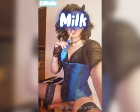 TS Cditalia aka cditalia - 05-08-2023 OnlyFans Video - I drink Milk everyday