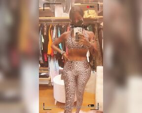 Natassia Dreams aka natassiadreamsx - 12-22-2021 OnlyFans Video - Showing off the leopard print outfit