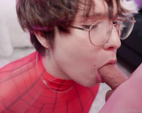 Hunnypaint aka Hunnypaint OnlyFans - POV You helped Spidey save the day, and hes paying you back by teaching you how to web sling! Let