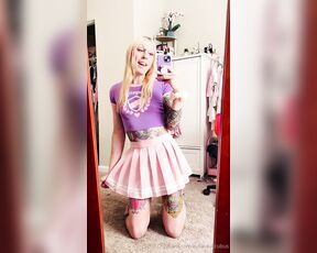 Luci Belle aka cutie-succubus - 07-19-2024 OnlyFans Video - Time for this cute sissy to go get her nails done while shes locked up in