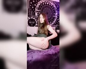 Lumi aka secretlumi - 01-17-2022 OnlyFans Video - ready to serve salute