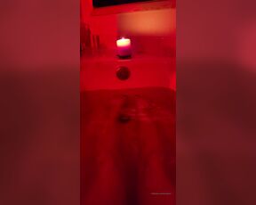 Lumi aka secretlumi - 09-08-2022 OnlyFans Video - thankful for this relaxing bath soaking in magnesium flakes and a little shilajit resin to recover