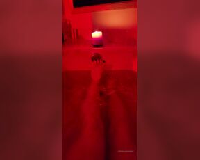 Lumi aka secretlumi - 09-08-2022 OnlyFans Video - thankful for this relaxing bath soaking in magnesium flakes and a little shilajit resin to recover