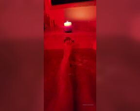 Lumi aka secretlumi - 09-08-2022 OnlyFans Video - thankful for this relaxing bath soaking in magnesium flakes and a little shilajit resin to recover