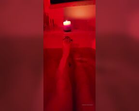 Lumi aka secretlumi - 09-08-2022 OnlyFans Video - thankful for this relaxing bath soaking in magnesium flakes and a little shilajit resin to recover