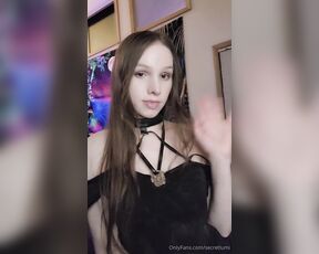 Lumi aka secretlumi - 12-24-2023 OnlyFans Video - just wanted to show you my outfit real quick, do you like it  sending the