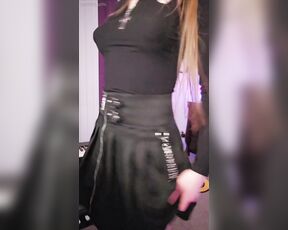 Lumi aka secretlumi - 08-30-2024 OnlyFans Video - got a little sweaty from rollerblading and need your help  mostly no makeup 3