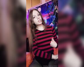 Lumi aka secretlumi - 11-06-2023 OnlyFans Video - do you like my outfit its one of my comfiest shirts hehe 3