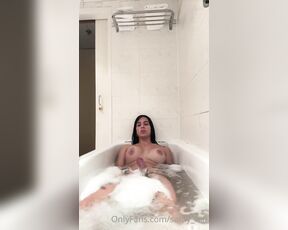 Samantha M05 aka samantha_m05 - 04-20-2023 OnlyFans Video - me acompañas a una ducha con esperma o espuma cual quieres mas