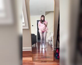 Sammi Smith aka sammismith26 - 01-12-2024 OnlyFans Video - Outfit of the day compilation featuring Chelly in a couple of them as a bonus 3_wfz3