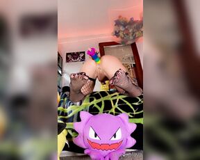 SoftBoxBoi aka boxieboii - 04-10-2022 OnlyFans Video - do my feets look cute from down there_0yce