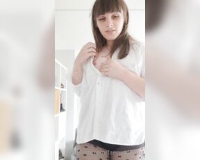 June Fembug aka faecuddlebug - 07-19-2022 OnlyFans Video - Hey everyone  So heres the video I promised you, Im a little embarrassed because Ive