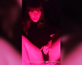 June Fembug aka faecuddlebug - 07-26-2022 OnlyFans Video - Little late night tease as promised  Let me know if you enjoy and if youd