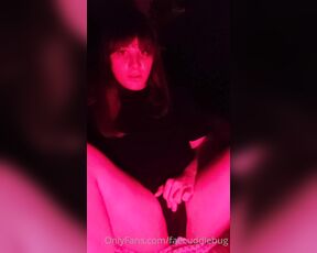 June Fembug aka faecuddlebug - 07-26-2022 OnlyFans Video - Little late night tease as promised  Let me know if you enjoy and if youd