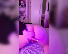 June Fembug aka faecuddlebug - 11-20-2023 OnlyFans Video - happy monday_vp7j