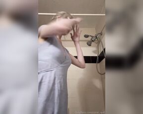 Anna trans aka coral_reef - 07-29-2024 OnlyFans Video - I love having a shower buddy to keep me company