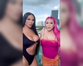 TS Aurora North aka auroranorth - 12-12-2024 OnlyFans Video - tslaurencox and I are in Miami together through the weekend and are doing customs together DM