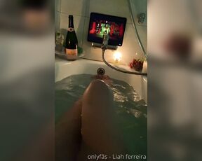 Liah Ferreira ‍ aka liahferreira - 07-05-2020 OnlyFans Video - chillin at home_3ix6