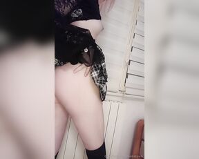 NickaTeen aka nekateen - 12-06-2023 OnlyFans Video - Upskirt time  Some butt stuff next time_wd82