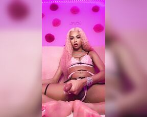 TS Barbie Brazy aka thebarbiebrazy - 05-31-2024 OnlyFans Video - Wanna jerk wimmie