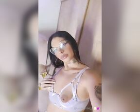 Eylilucianadoll aka luciana005 - 12-26-2023 OnlyFans Video - Hello, I invite you to help me like my videos and photos and you will have