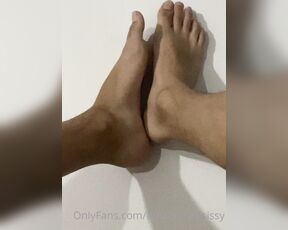 Mexicana arisfemboysissy aka arisfemboysissy - 09-26-2021 OnlyFans Video - Do you like feet I love when they suck them while fucking me Te gustan los_3zgk