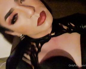 Mistress Grande aka Mistressgrande OnlyFans - Just look at me dont forget who is your Mistress