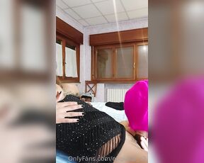 Julia Ts aka julia_ts - 08-18-2023 OnlyFans Video - Part 1 lui è venuto leccare mio culo prima di andare a fare le spese