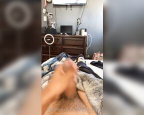 Kittyforever aka kittyforevercb - 05-04-2022 OnlyFans Video - Cumming in bed cuz its cold