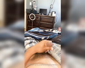 Kittyforever aka kittyforevercb - 05-04-2022 OnlyFans Video - Cumming in bed cuz its cold