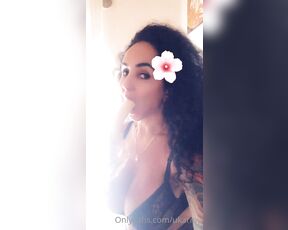 TS Ukariny aka ukariny - 10-27-2020 OnlyFans Video - who likes bananas Morning